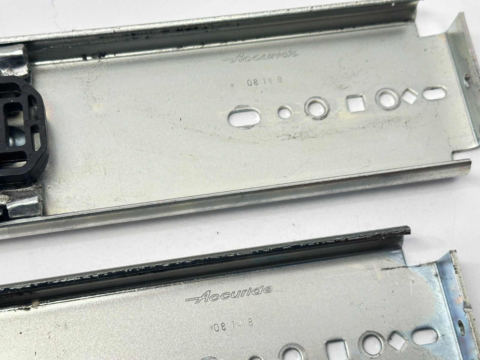 Accuride 08148 Locking Drawer Slides 30 Inches When Extended, 3" Wide