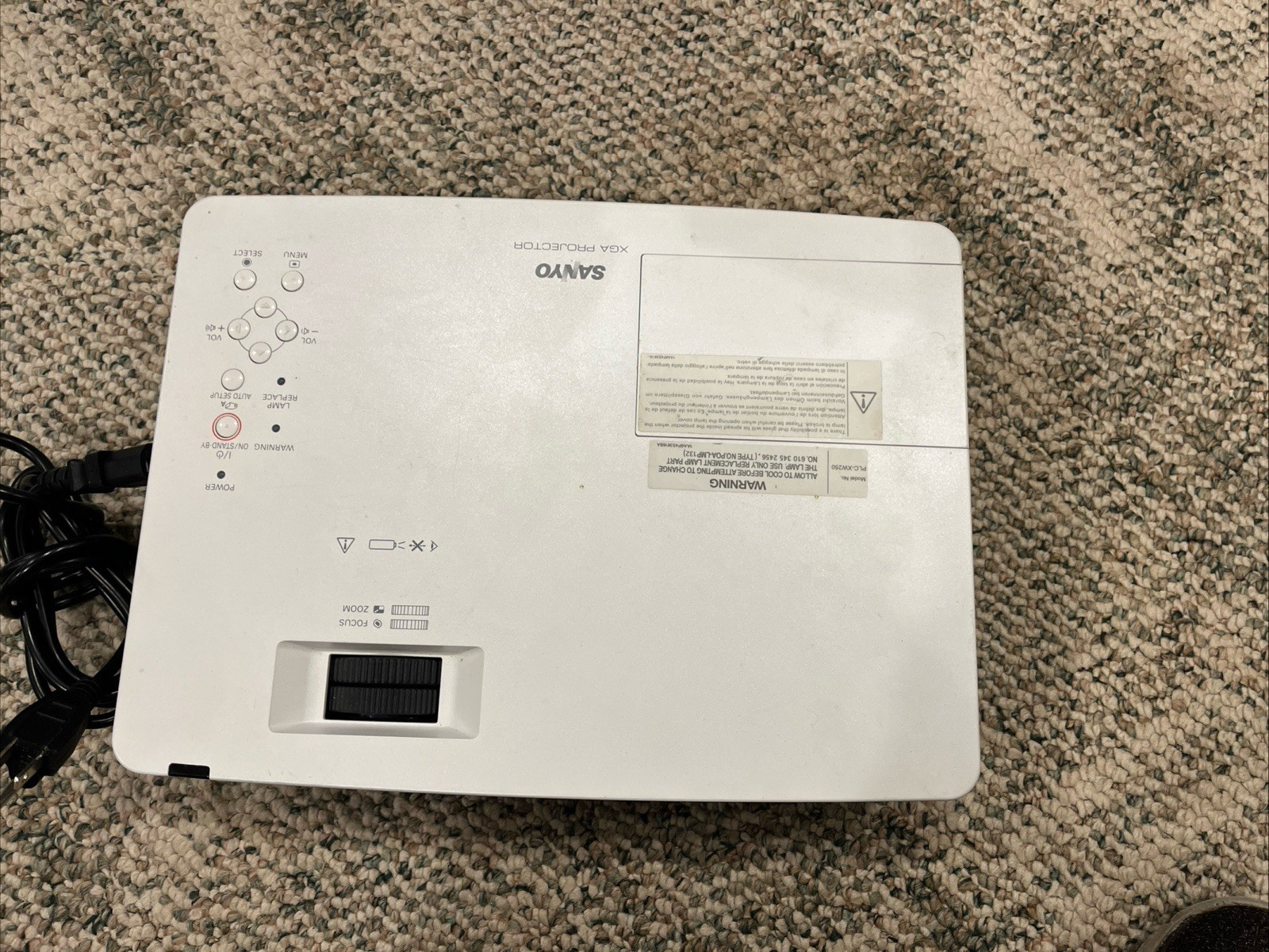 SANYO XGA PROJECTOR PLC-XW250