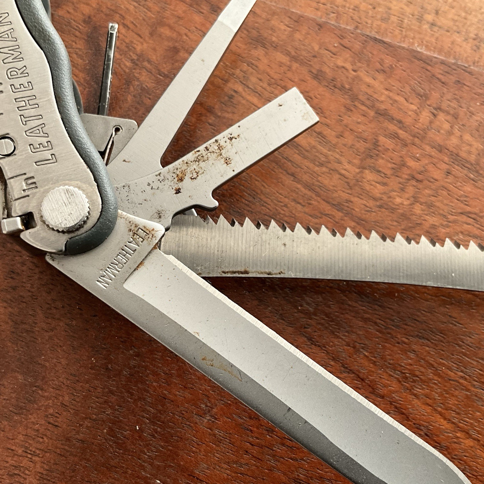 RETIRED Date Code 0310 (March 2010) Leatherman BLAST Multi-Tool w Leather Sheath