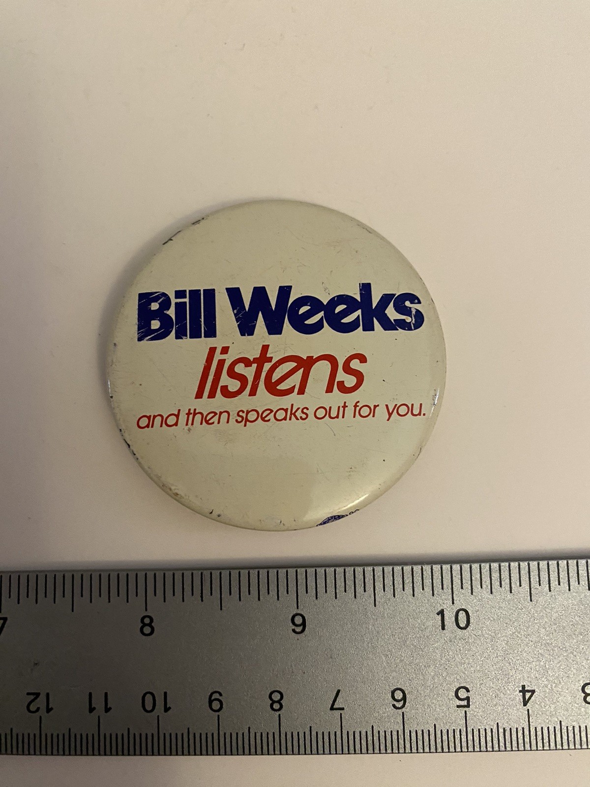 Bill Weeks Listens Pin Back Button P83