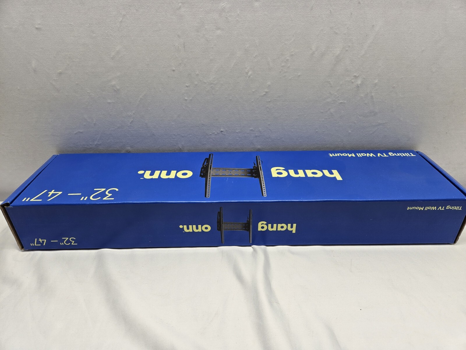 Hang Onn Tilting TV Wall Mount 32"-47" - New