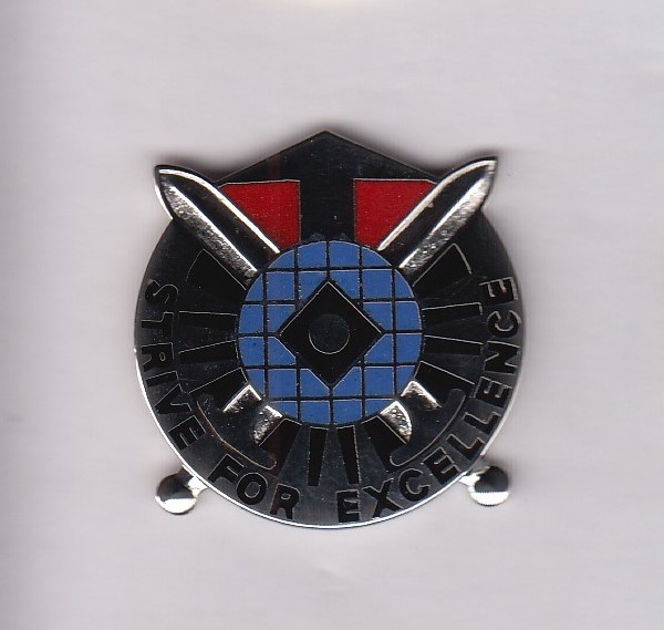 527th MILITARY INTELLIGENCE BN MI crest DUI badge c/b G-23
