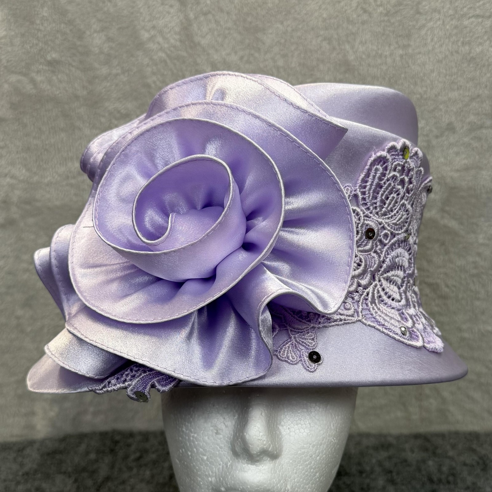 Mr. Hi's Classic Hat Cloche Womens Purple Satin Ruffle Sequin Derby Party Church
