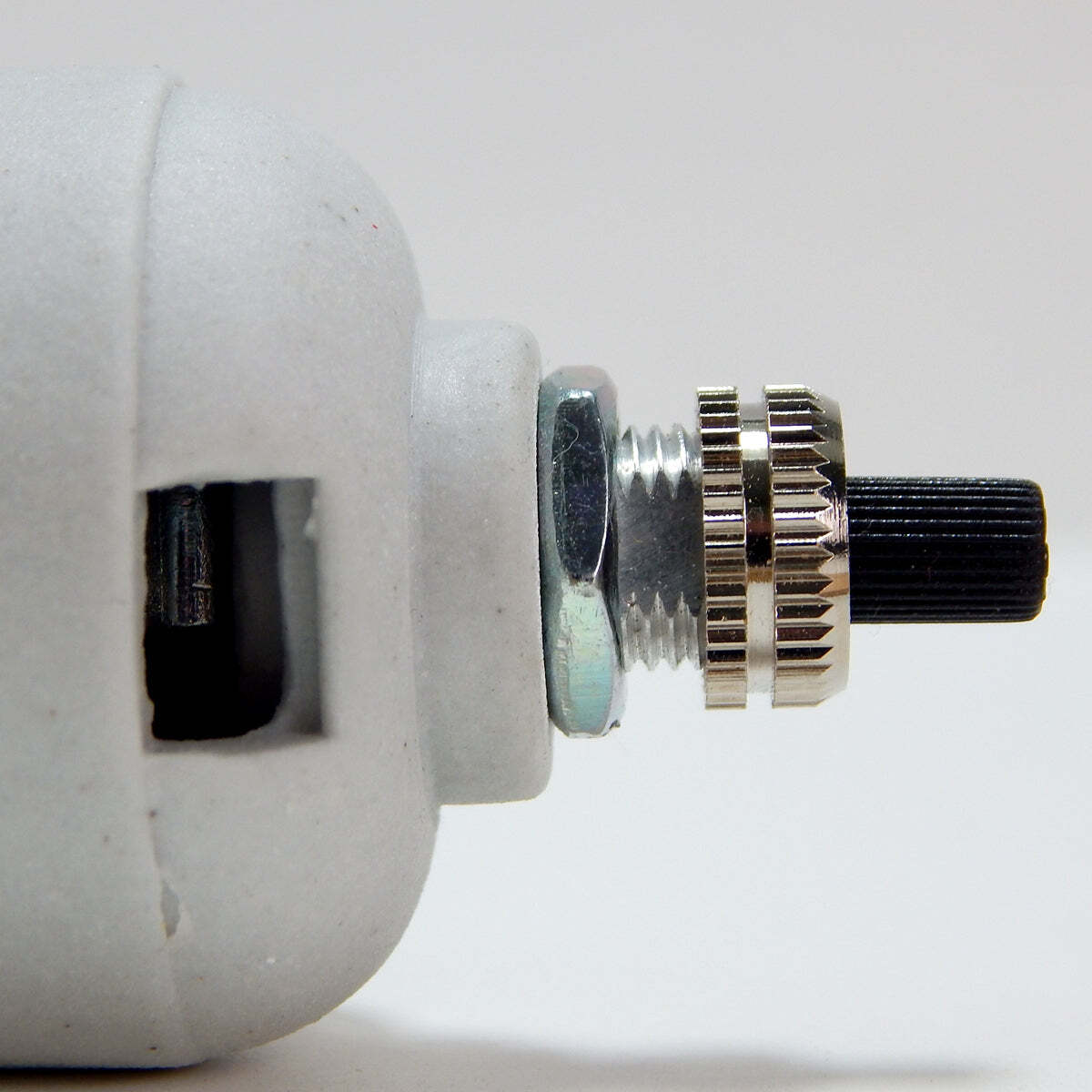 Porcelain Turn Knob Medium Base Socket