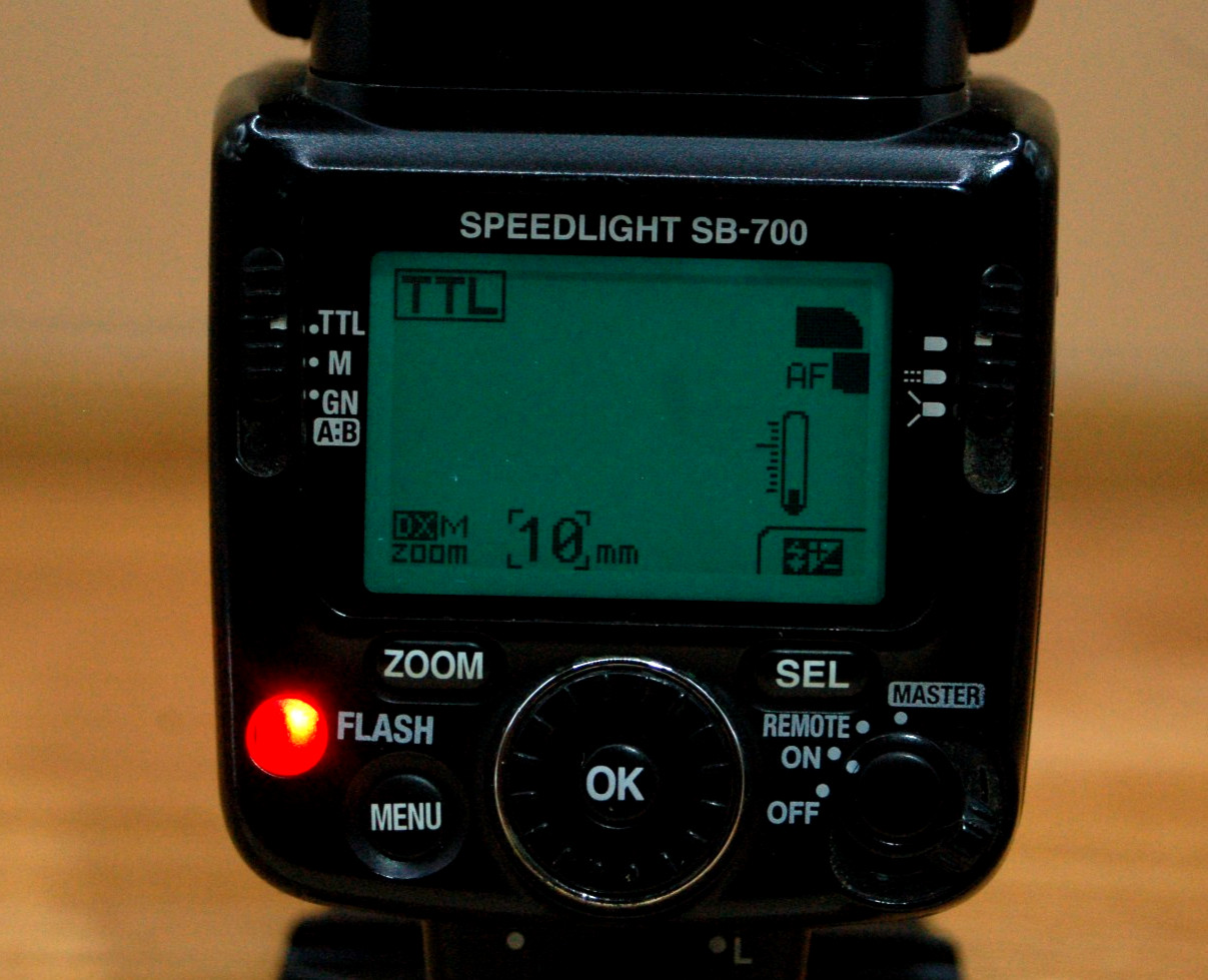Nikon SB-700 Speedlight Flash - Fully Tested With Original Box & NIKON Case