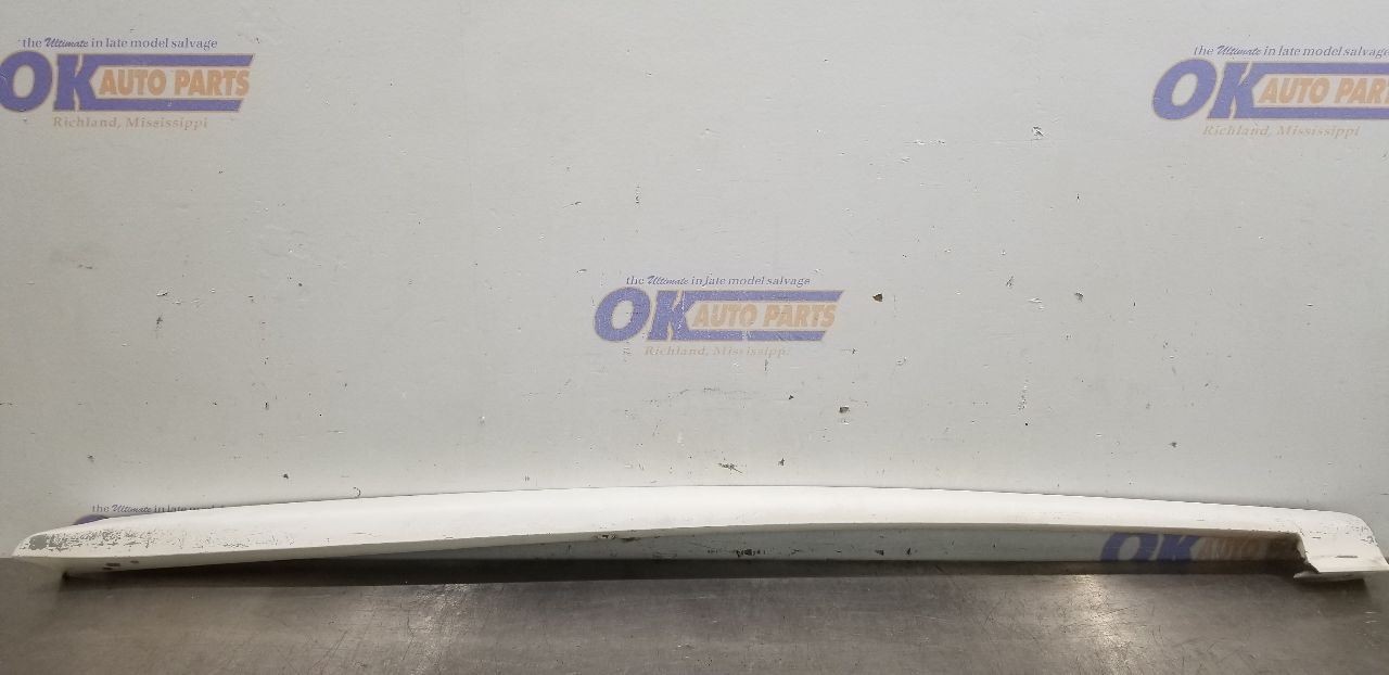 90 CHEVY CAMARO IROC-Z CONVERTIBLE QUARTER PANEL UPPER TRIM LEFT DRIVER WHITE