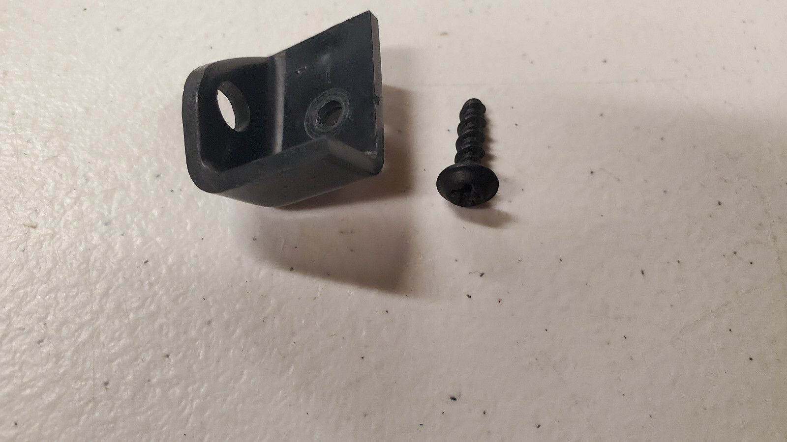 1988-1994 GMC Chevy Silverado Glove Box Hinge Pin Mounting Bracket Sierra Tahoe
