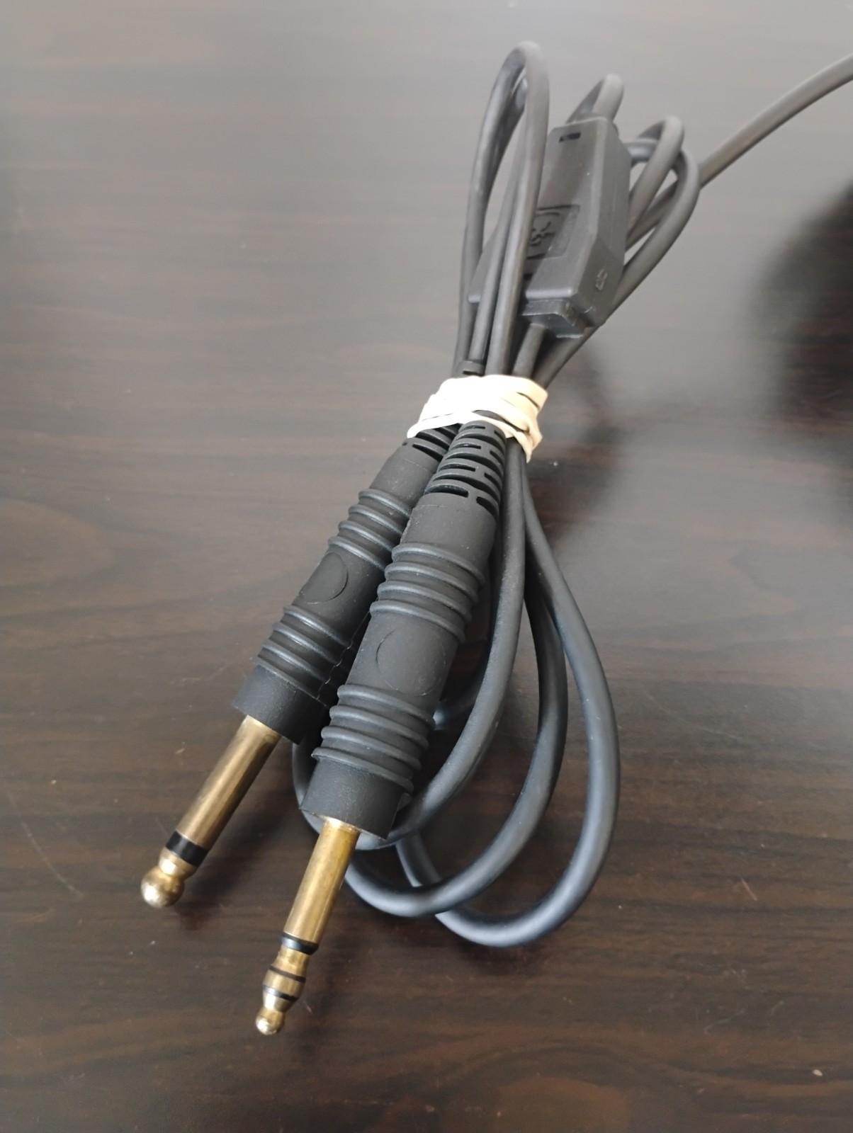 David Clark H10-13.4 Aviation Headset Missing Mic Cover Tested By Pilot