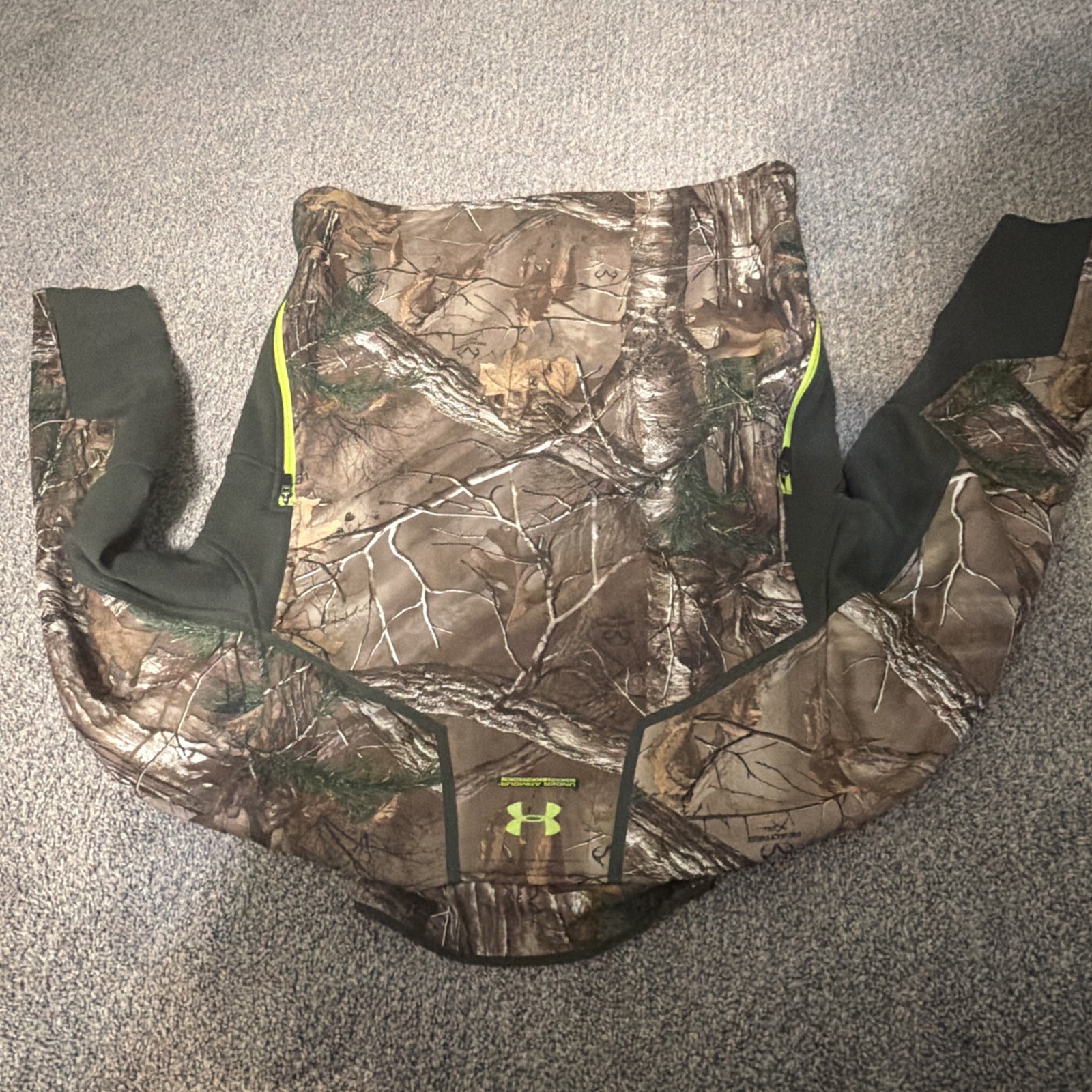 Under Armour UA Storm Camo Jacket Size xL