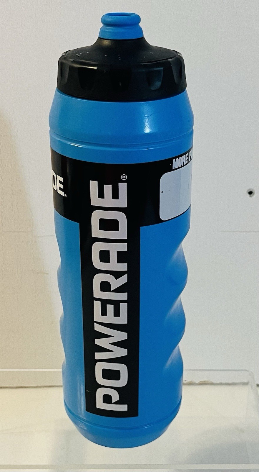 Powerade Squeeze Clutch Water Bottle 32oz Specialized Gatorade Sports Football