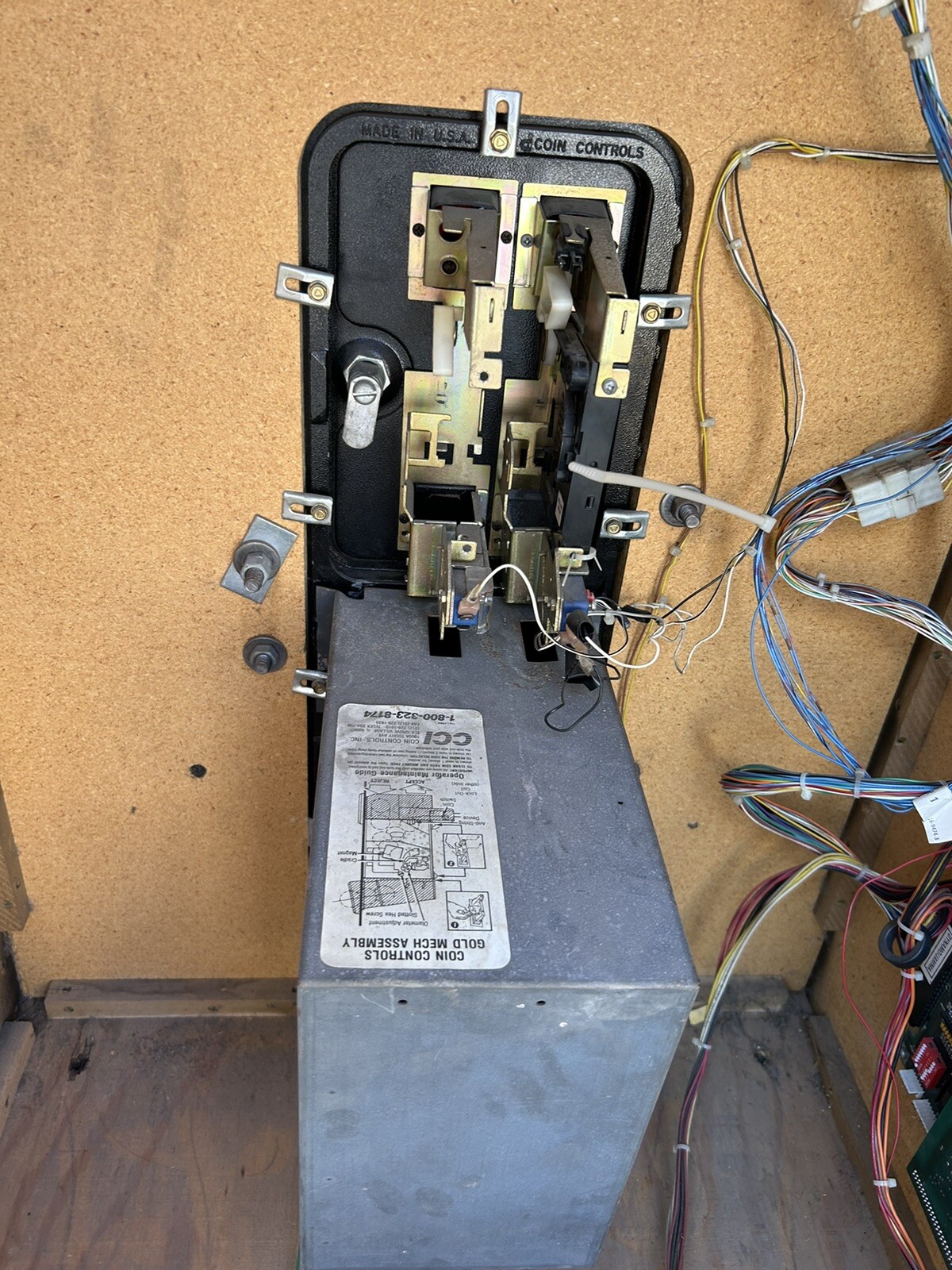 MORTAL KOMBAT II ARCADE MACHINE by MIDWAY 1993