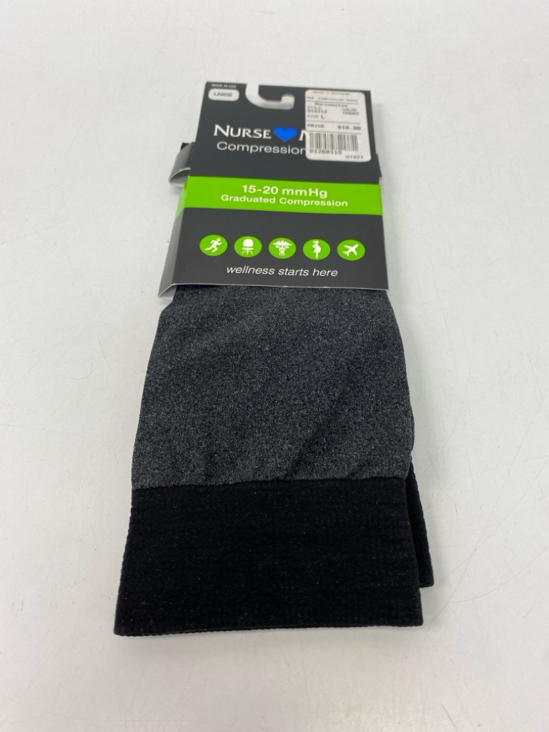 NEW/PKG Gray/Black Socks