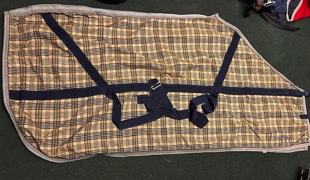Baker Stable SHEET Sm. Horse/Pony 64" Plaid Tan, Black and Blue VGC