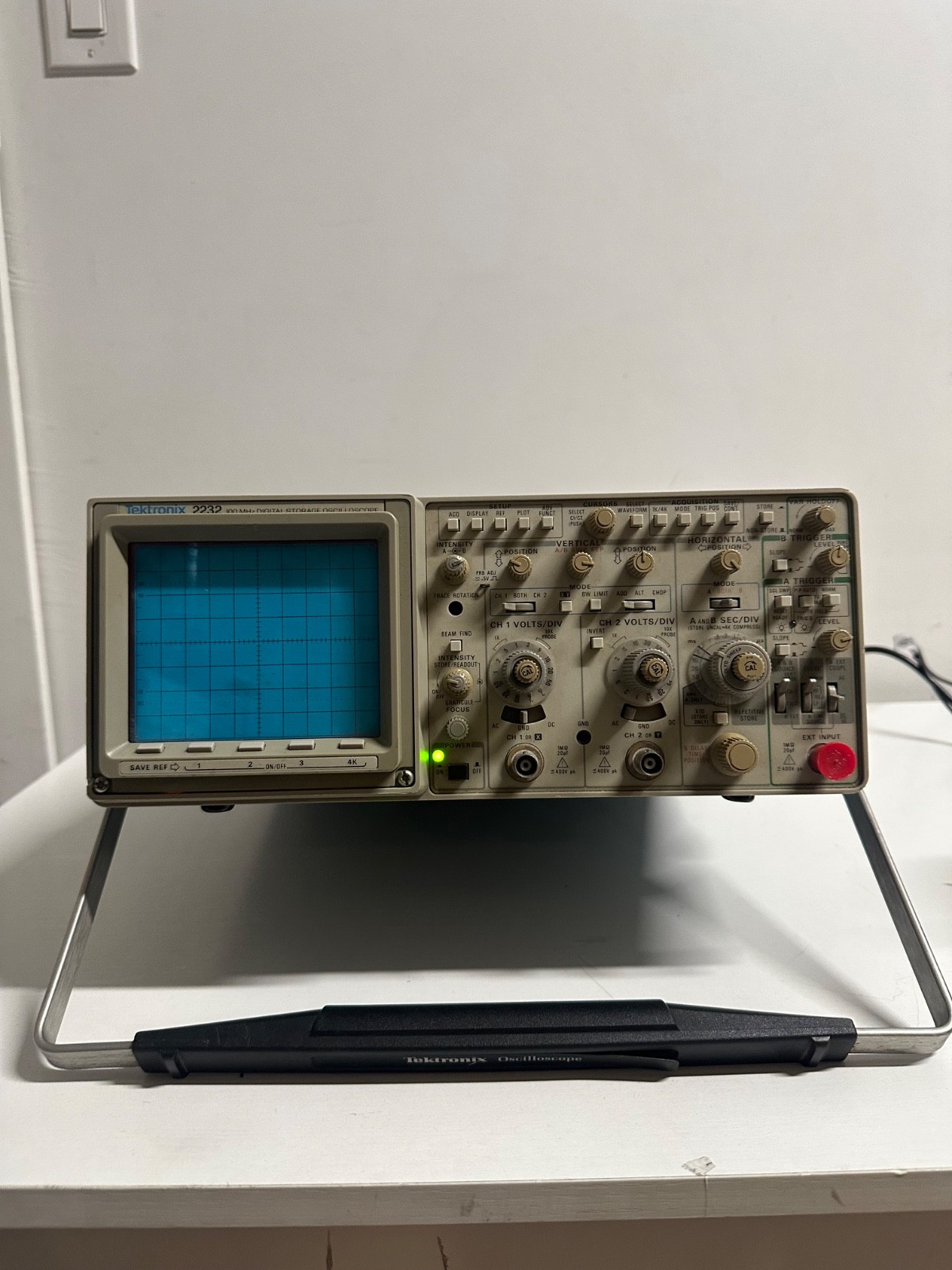 Tektronix 2232 100 MHz Digital Storage Oscilloscope