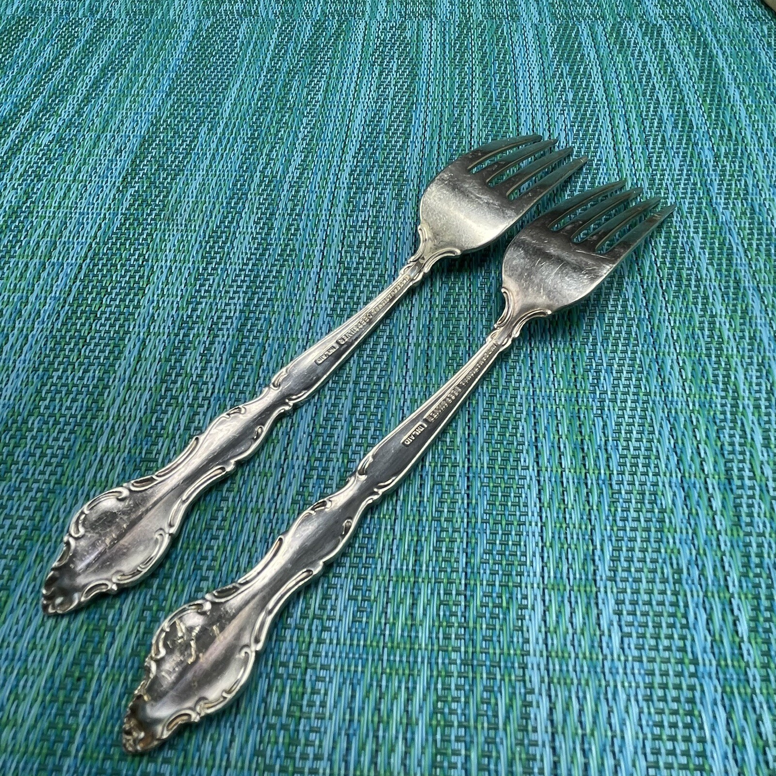 2 International Deep Silver WAKEFIELD Silverplate DINNER FORKS Silverware