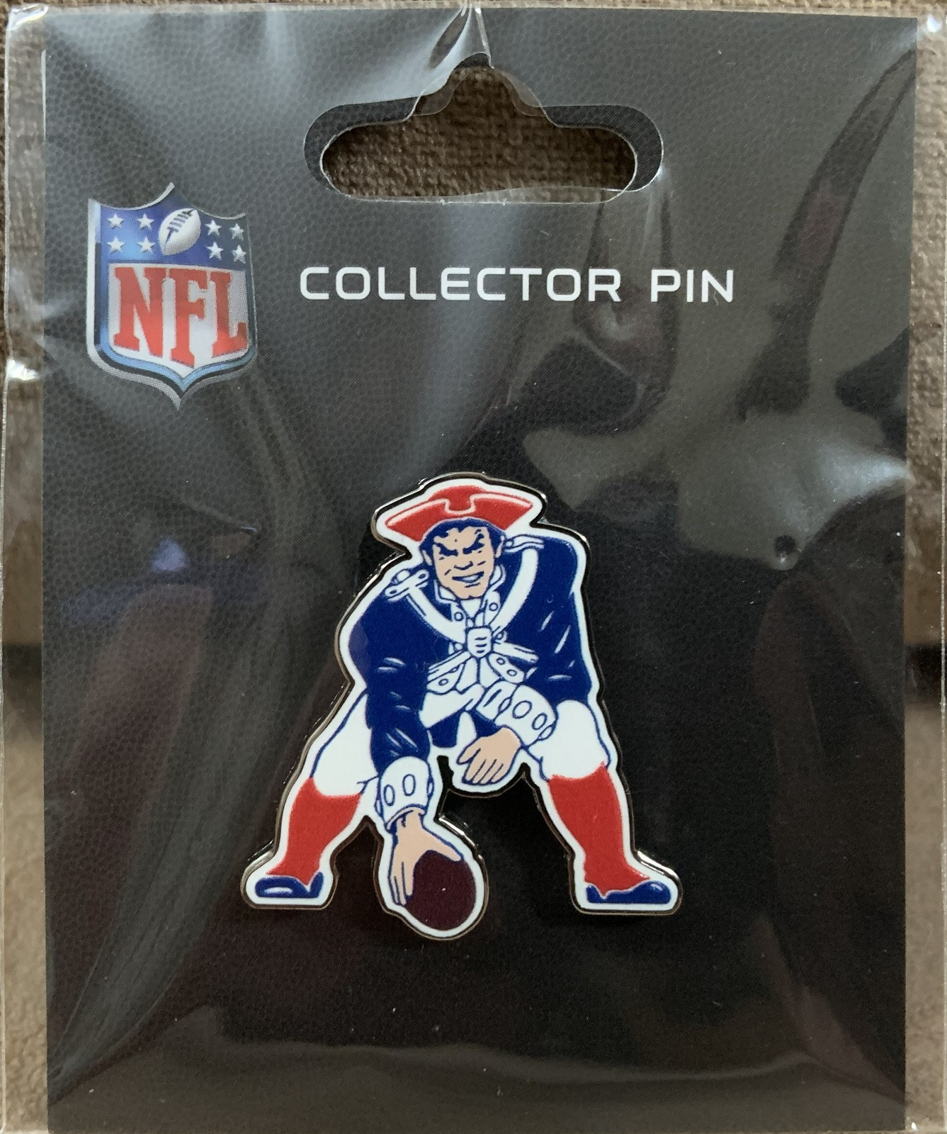 NEW ENGLAND PATRIOTS RETRO COLLECTOR PIN NEW WINCRAFT