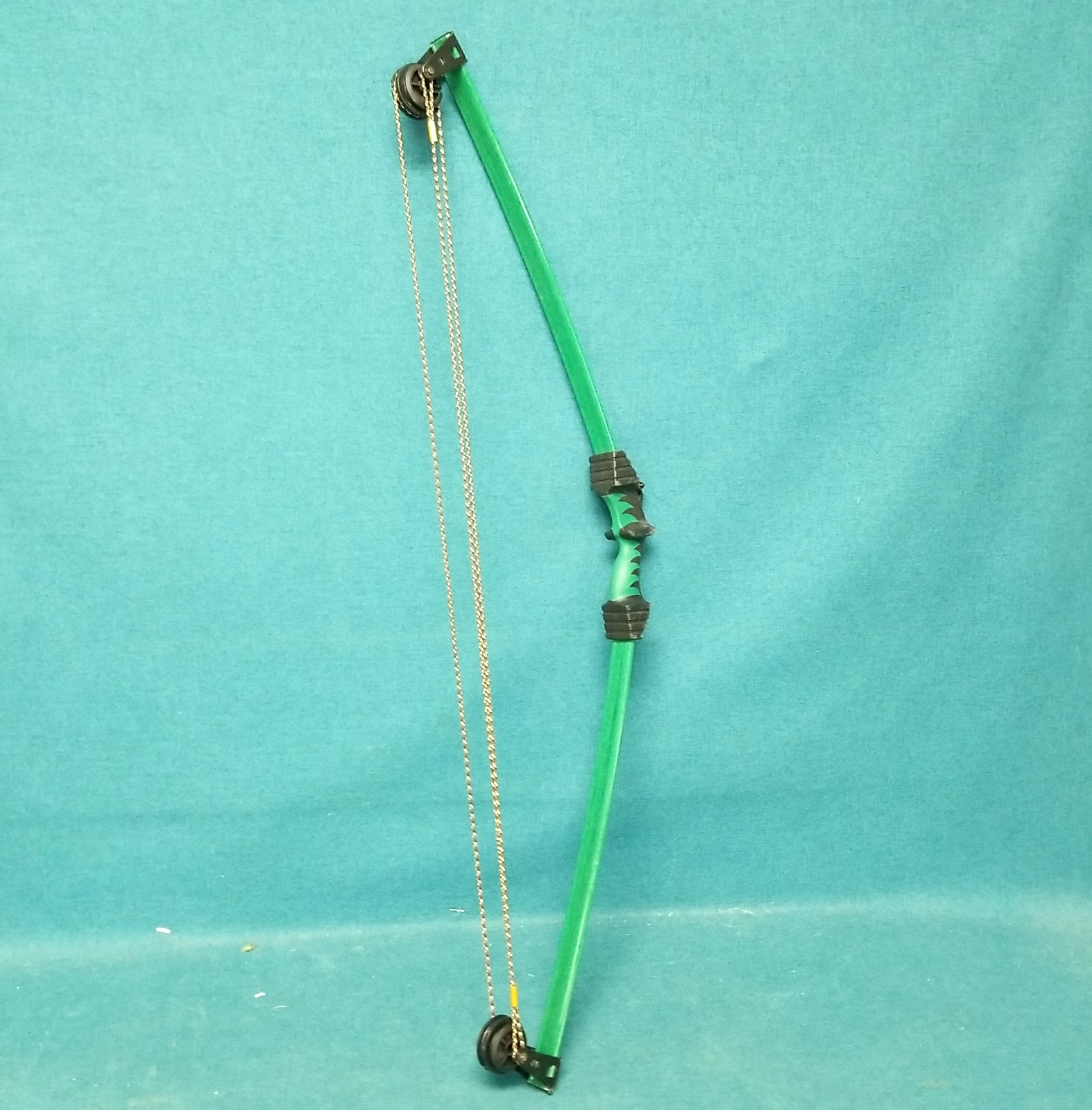 Bear Archery 34" Green Youth Compound Bow GUC
