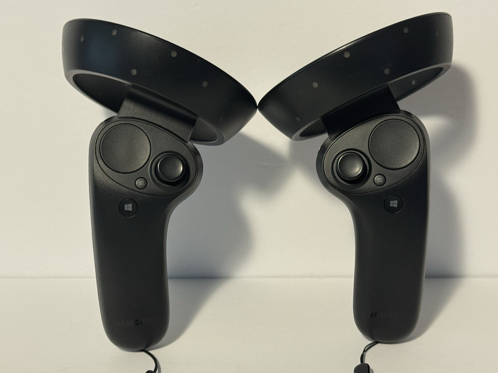 Samsung HMD Odyssey VR Controllers Left and Right Set AA-HC1HULB & AA-HC1HURB