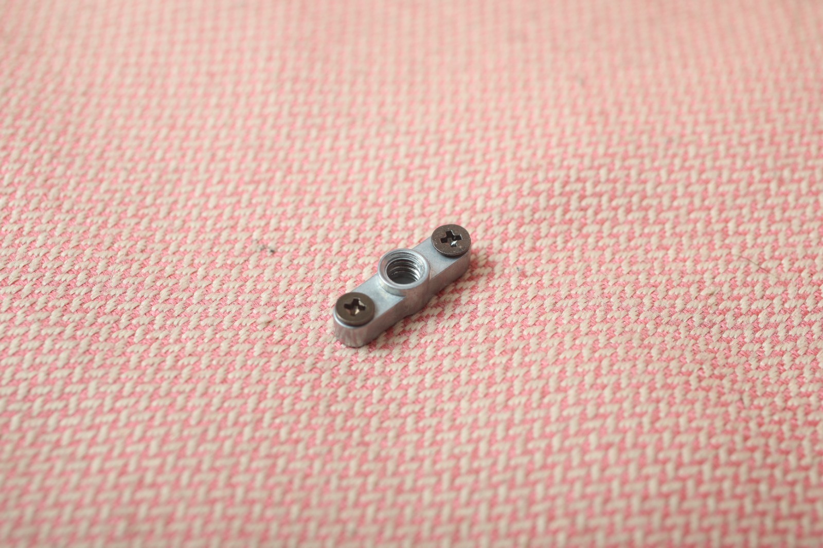 Atomos Tripod Mount Threads 1/4" - 20 Old Style