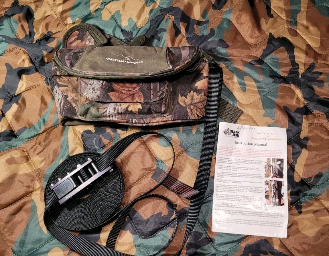 Black Ash Tree Stand Wingman With Camo Wast Pack