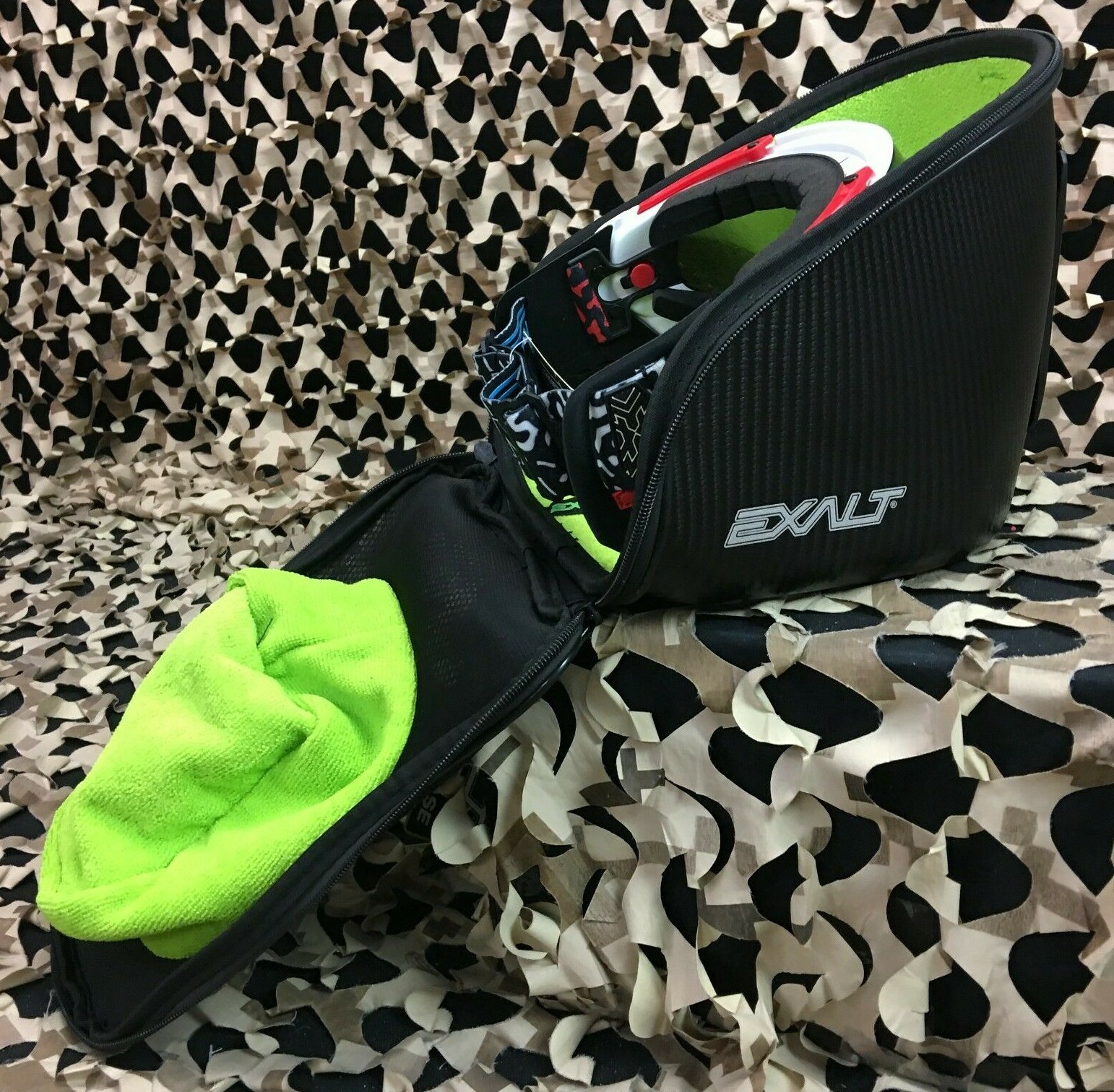 NEW Exalt V3 Universal Carbon Goggle Case - Black