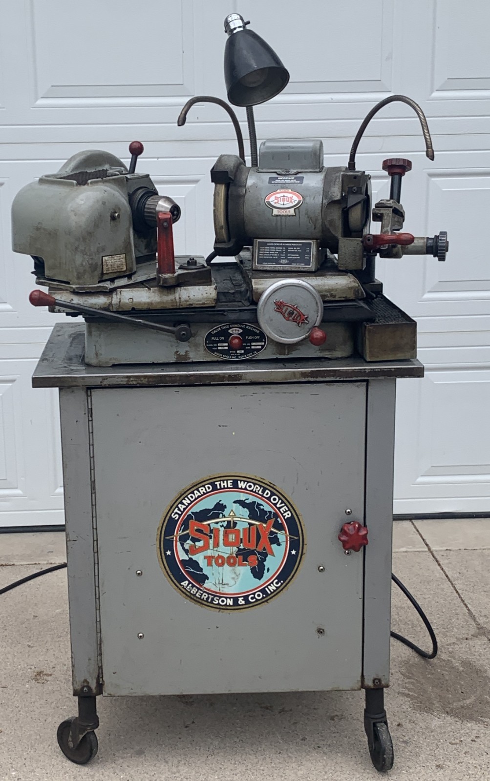Sioux 680 Valve Face Grinding Machine w/ Cabinet Stand - Runs Chuck Not Turning