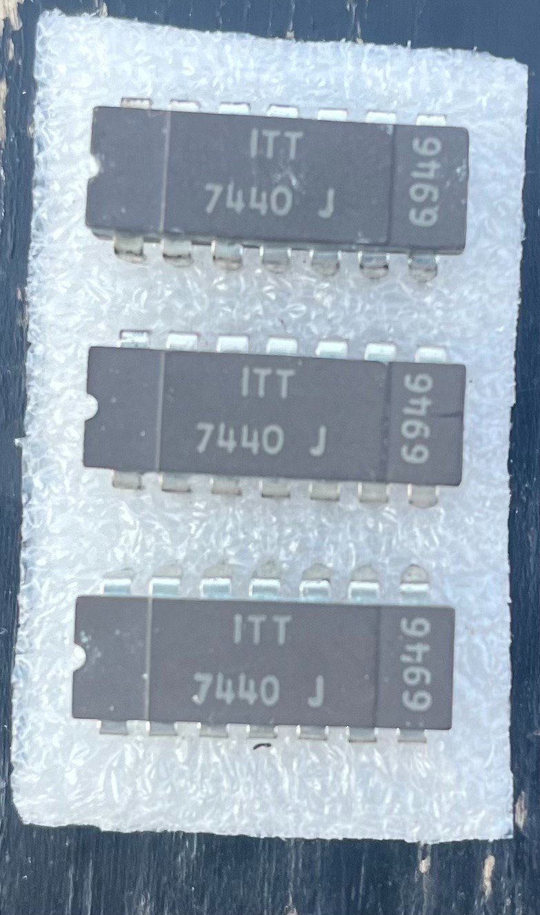 3pcs ITT 7440J 14-pin DIP IC Dual 4-Input Positive NAND Buffer