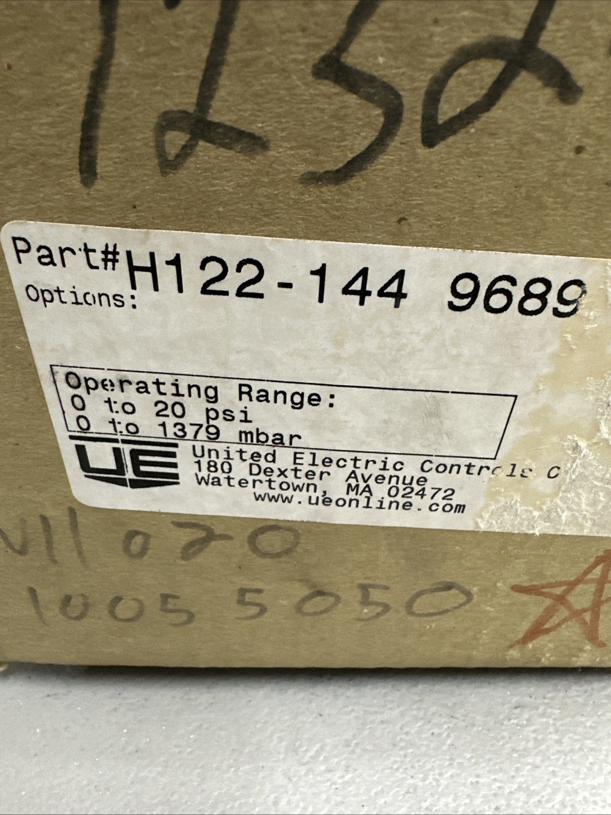 NEW- United Electric H122-144 9689 Pressure Switch 15A/480VAC 0-20PSI
