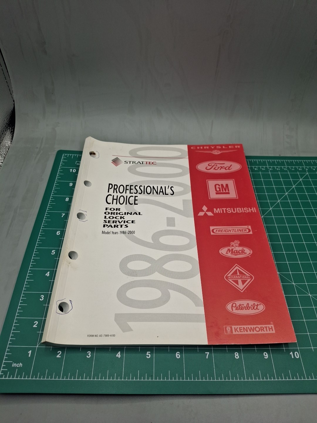 Strattec Professional's Choice For Original Lock Service Part Catalog  1986-2000