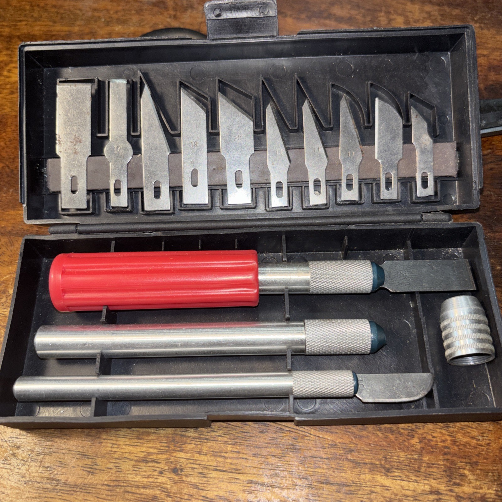 VTG, Deluxe Hobby Knife Set w/3 Handles And 12 Blades Barely Used Great Cond.