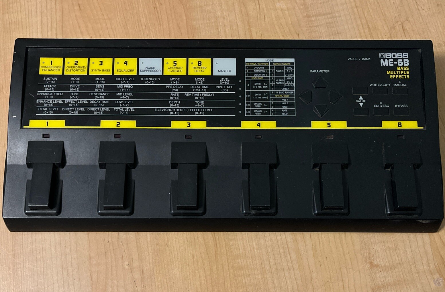 BOSS ME-6B Bass Multiple Effects Pedal - Bass Guitar Multi FX Stomp