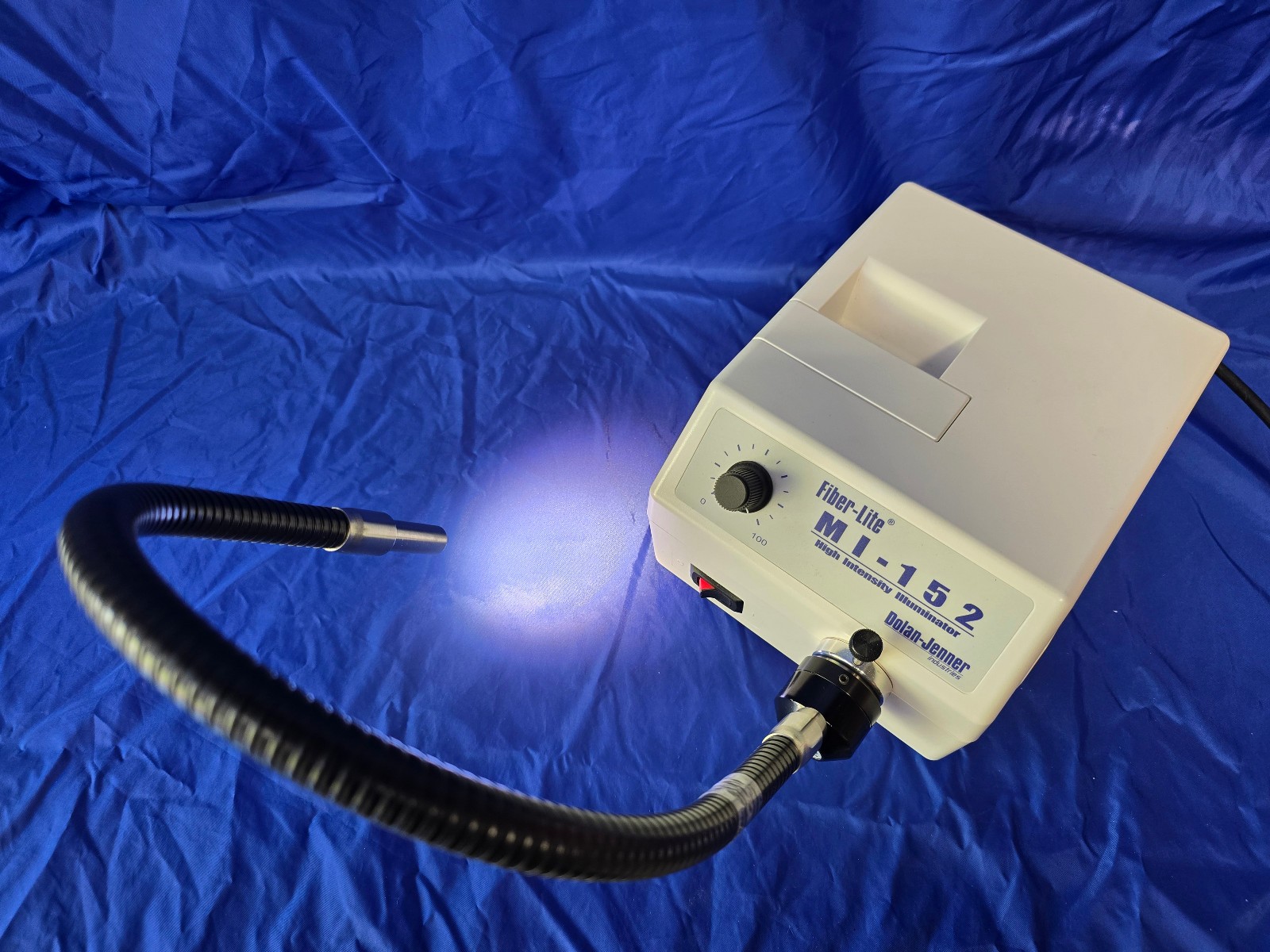 Dolan Jenner Fiber-Lite. MI-152. Plus 3 Goosenecks & spare bulbs.
