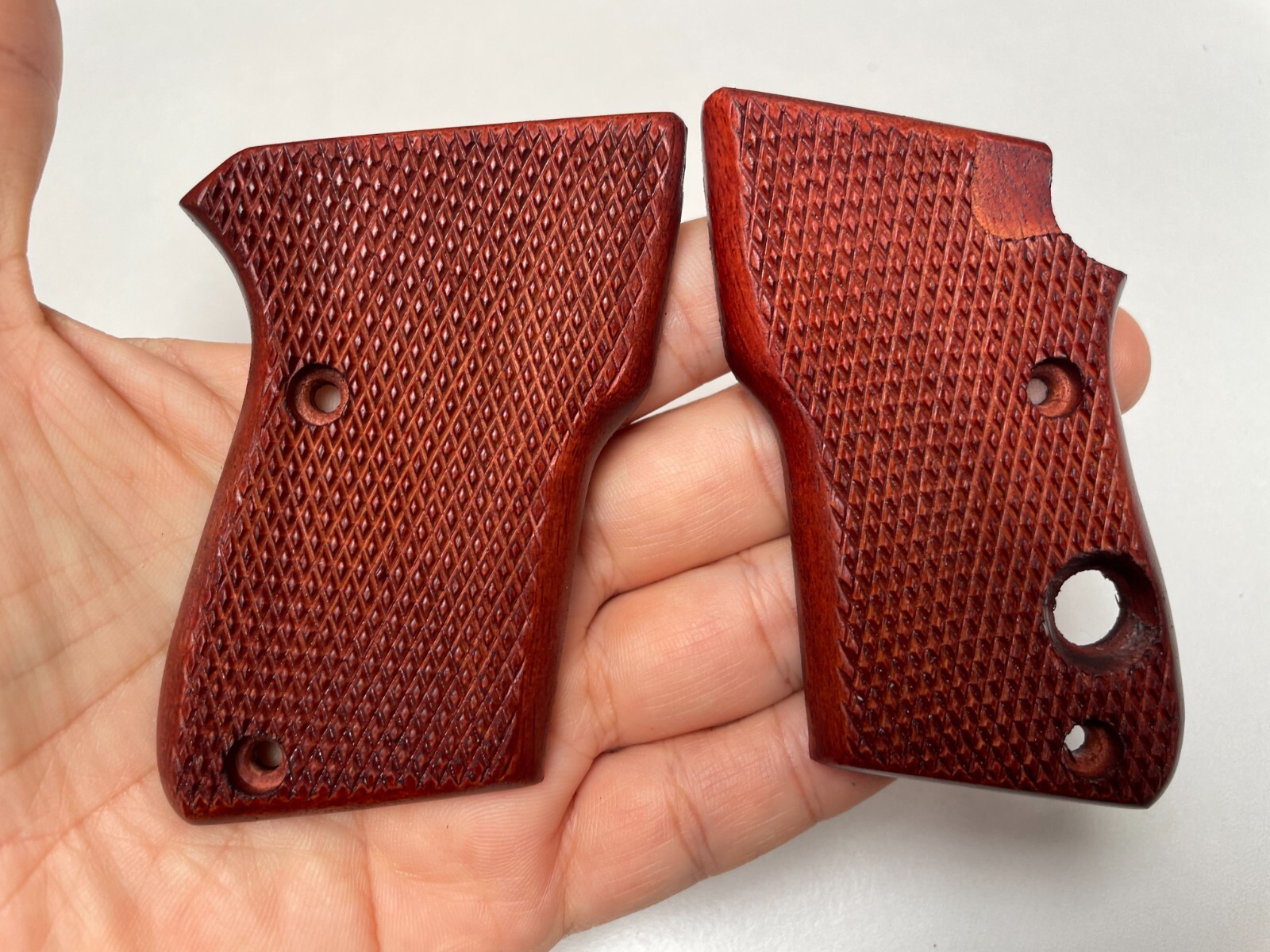 New Handmade grip All Checkered Grip For Beretta 3032 Tomcat .32 Handmade Handle