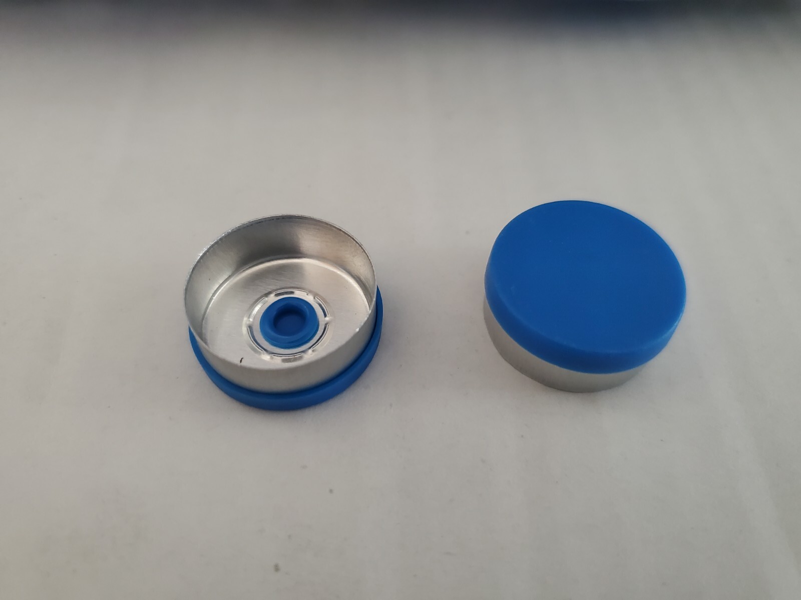 20mm Aluminum Plain Flip Off Serum Vial Seals - Blue Qty. 100 ++ 100 Rubber Plug