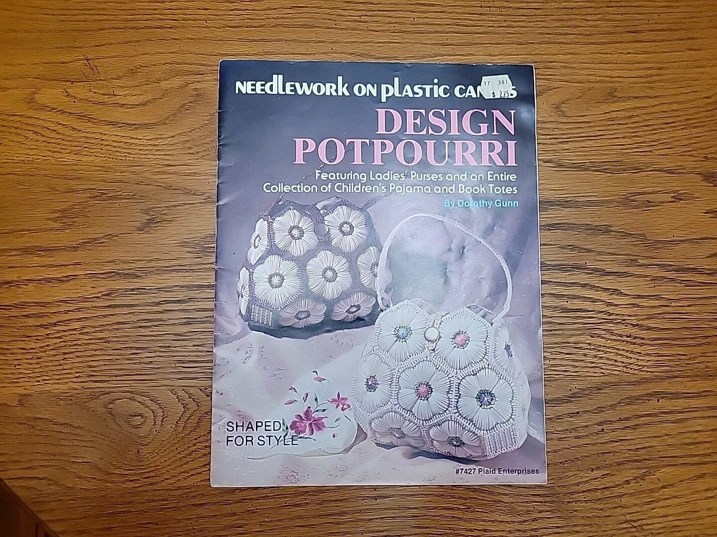 Needlework on Plastic Canvas Design Potpourri Dorothy Gunn Booklet 7427 Purse