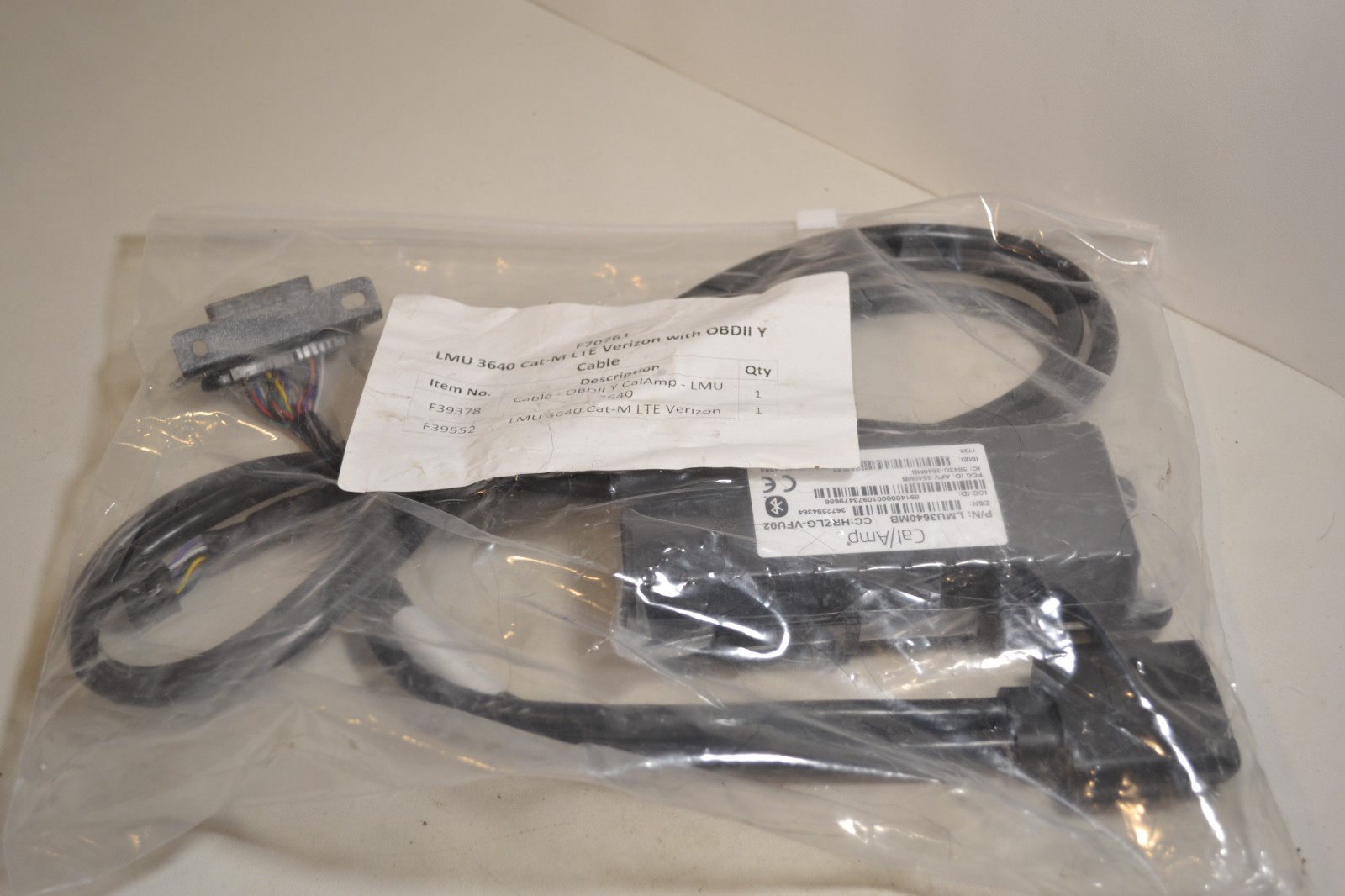 Cal/AMP F70761 LMU3640 Cat-M LTE Verizon w/OBDII Y Cable
