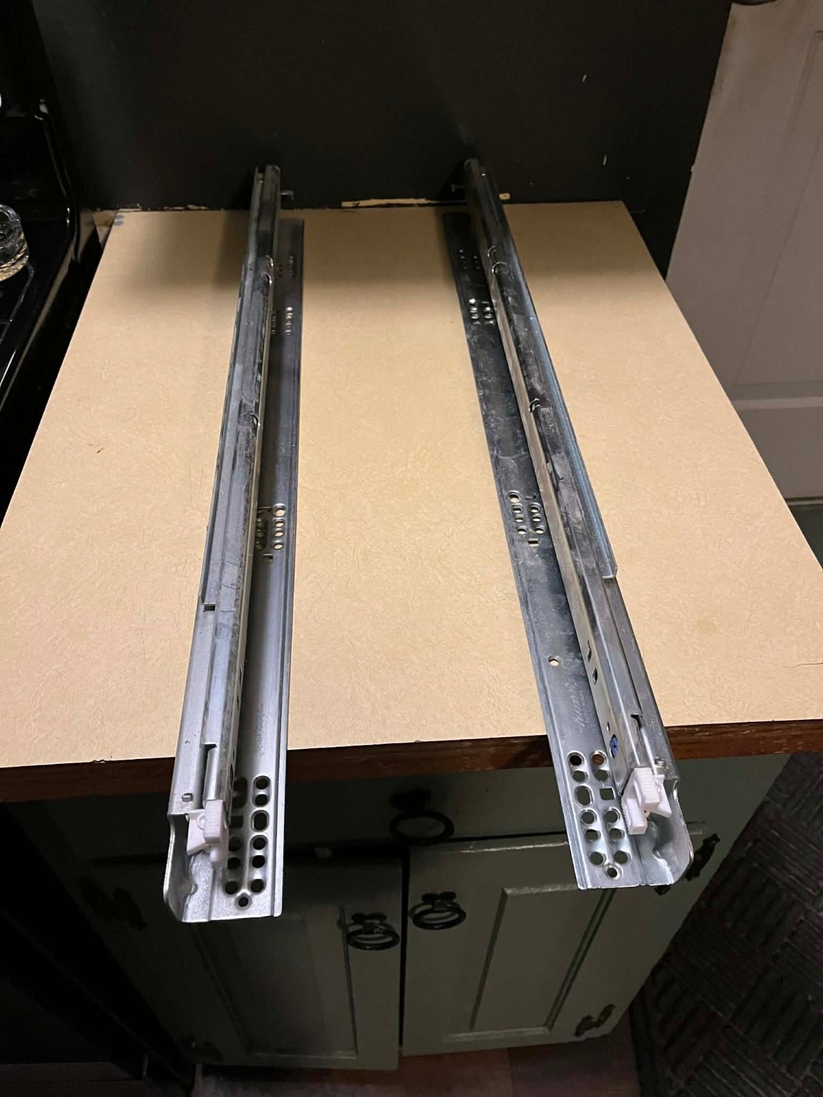 Accuride 3135EC - 28" ECLIPSE EASY-CLOSE AND UNDERMOUNT SLIDE