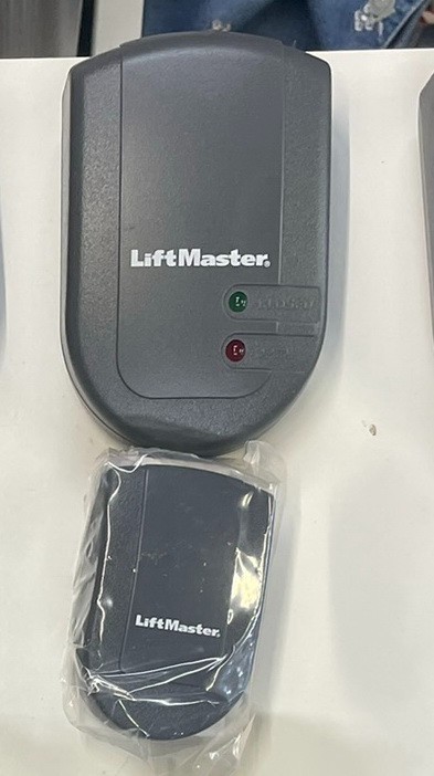 Chamberlain LiftMaster Garage Door Monitor 915LM--- NEEDS TRANSFORMER (+-$8)
