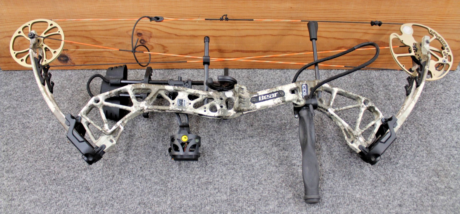 Bear Archery Paradox RTH Compound Bow Package R.H. (Preowned)
