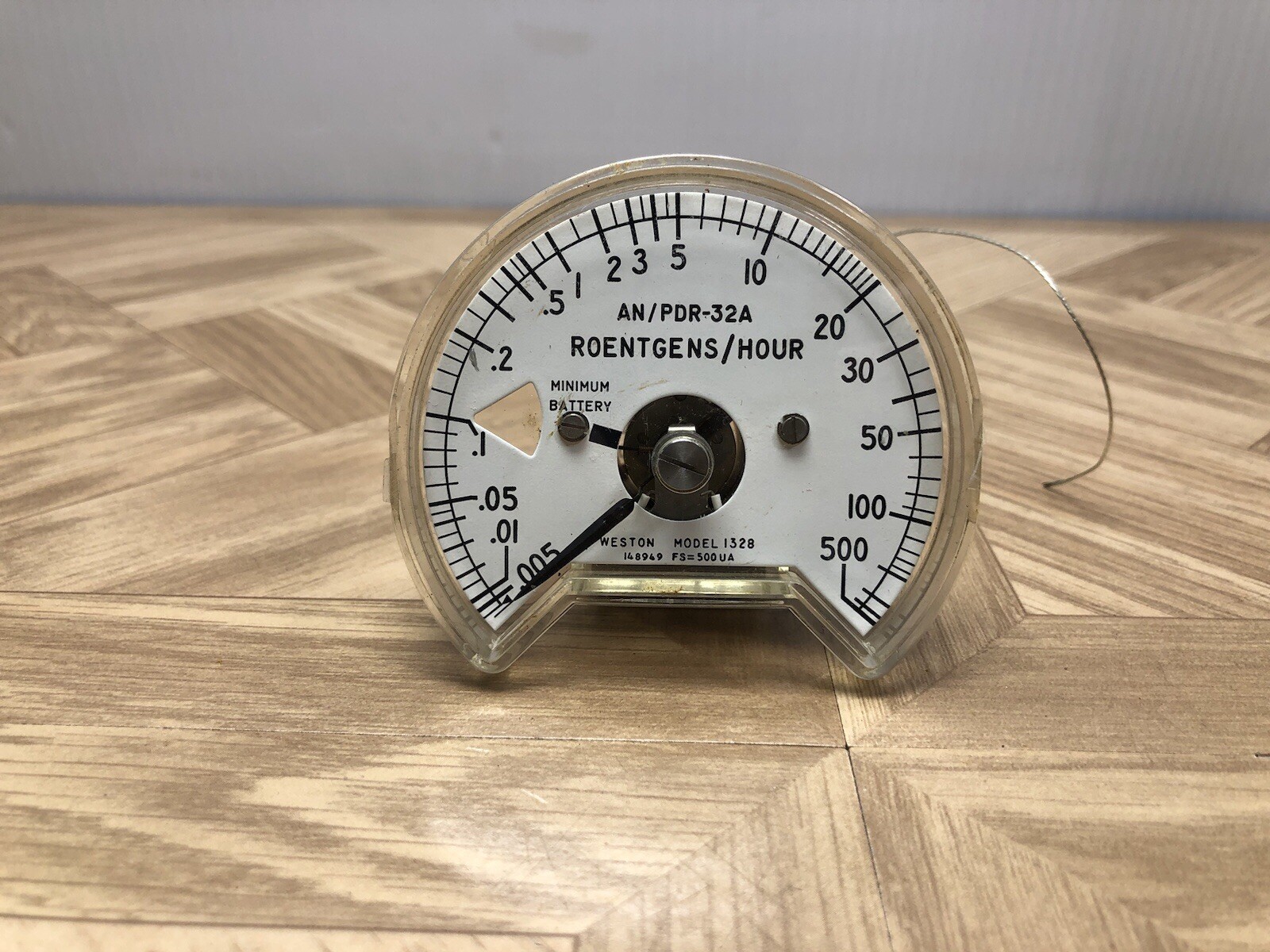 VTG Roentgens Model 1328 Geiger Counter Radiological Survey Meter Gauge 0-500