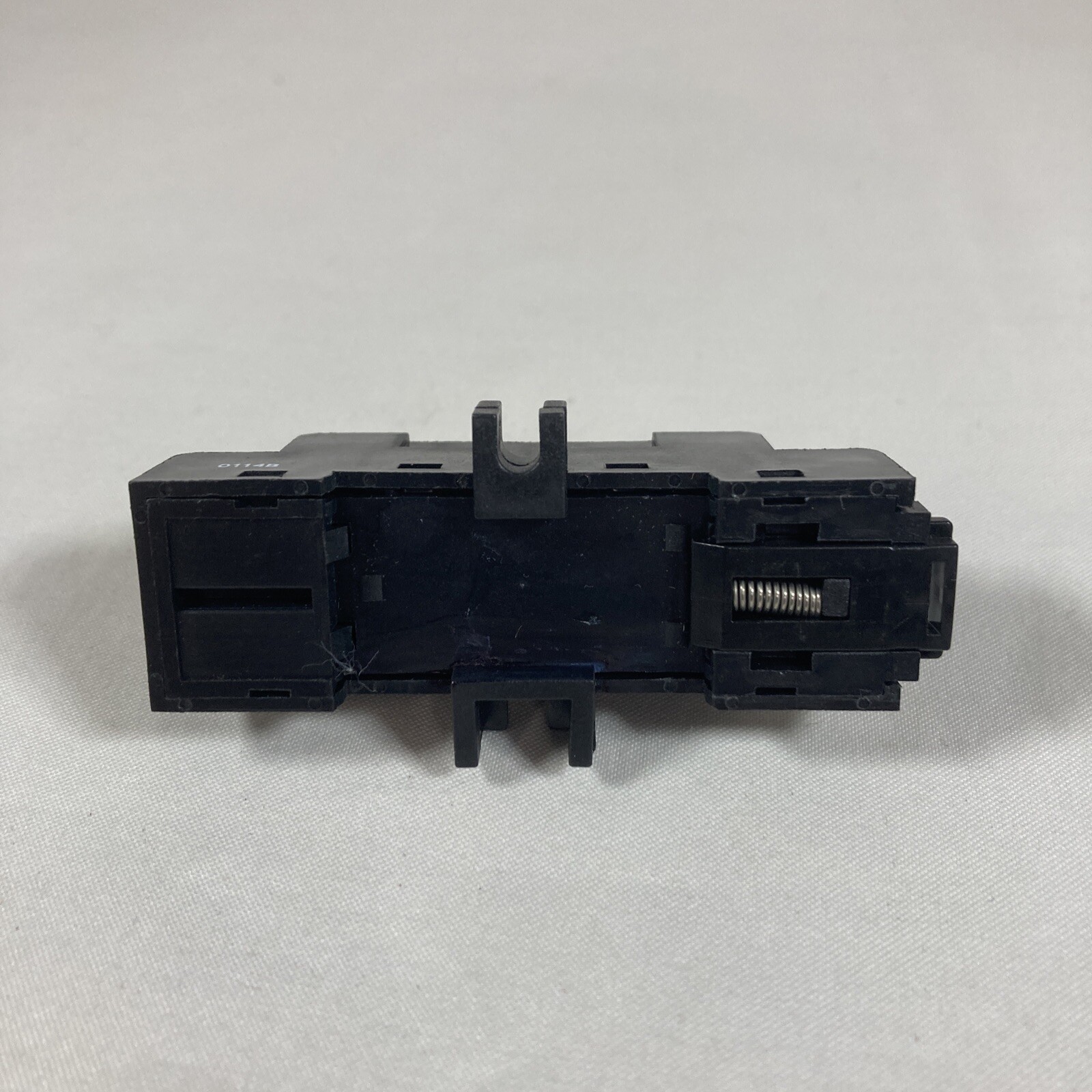 NEW GENERAL ELECTRIC CR420NA2 RELAY SOCKET 8PIN, 15A, 300V