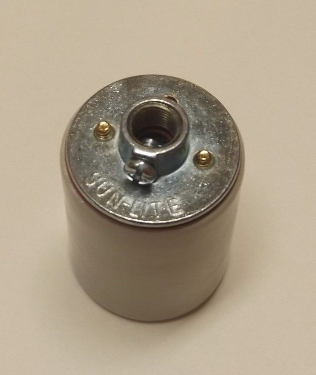KEYLESS PORCELAIN LAMP SOCKET WITH GROUND SCREW E26 NEW 48303JB