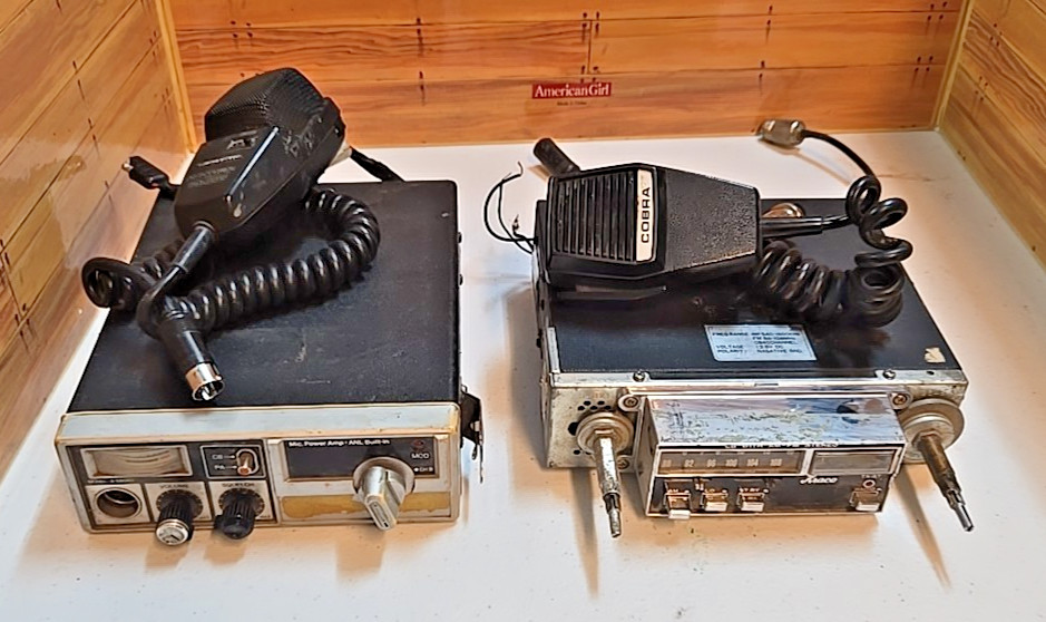 Lot of (2) Vintage CB Radios; GE 3-5804D & Kraco KCB-4070 AM/FM; Untested