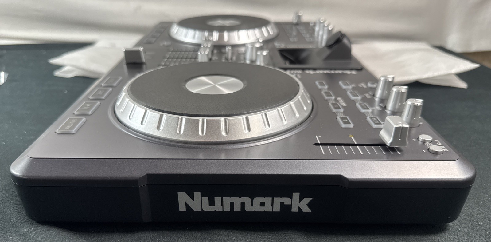 Numark iDJ3 Digital DJ Controller for PC and iPod - W/ Power Supply - Tested