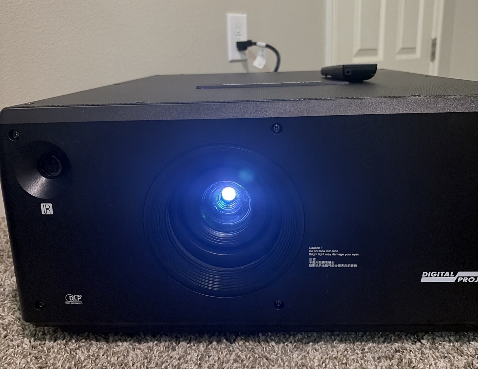 Digital Projection HIGHlite Cine 1080p 660 Projector W/ Remote