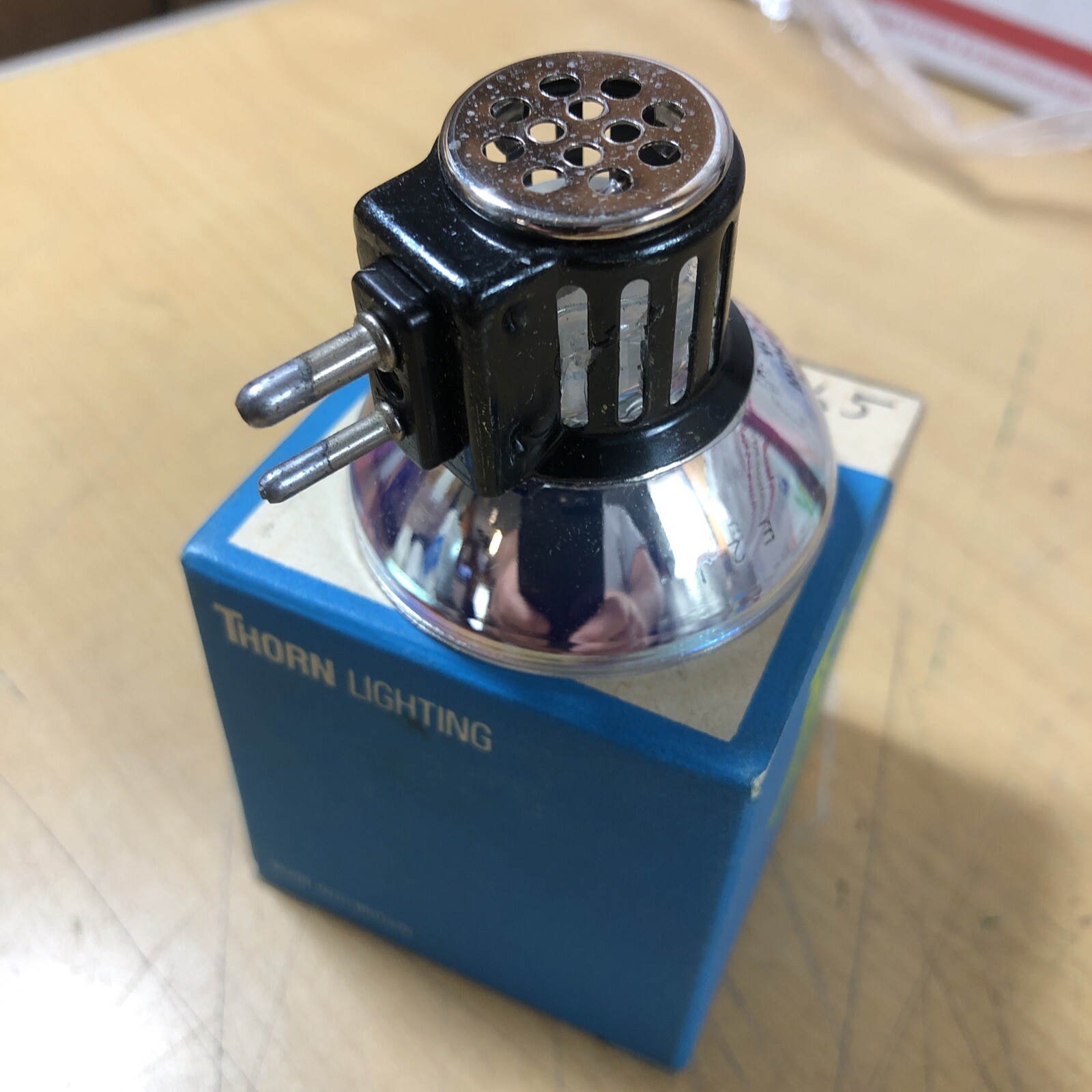 Thorn EMI 250W 24V (EMM) - Projector Lamp (5865)
