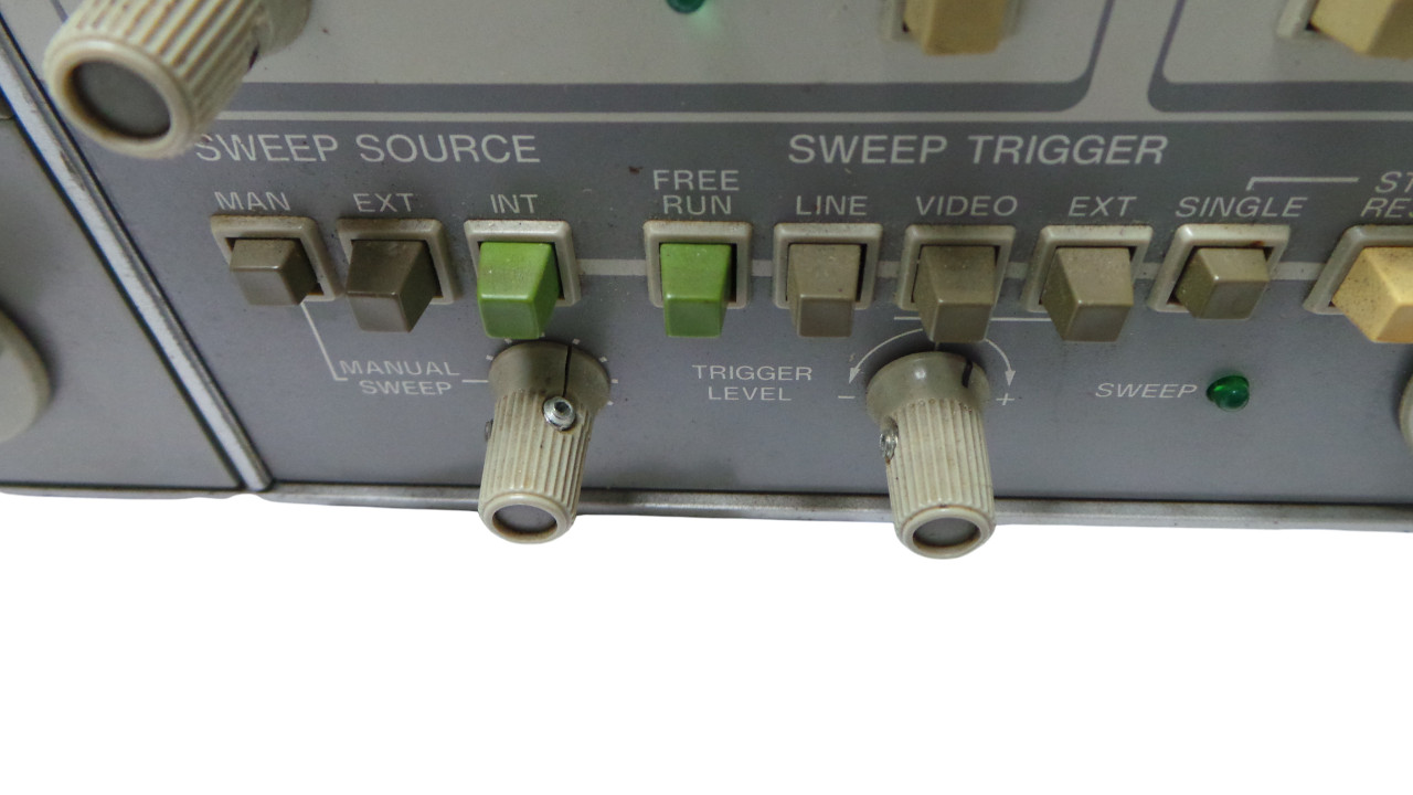 Hewlett-Packard HP 8565A Spectrum Analyzer-Free Shipping