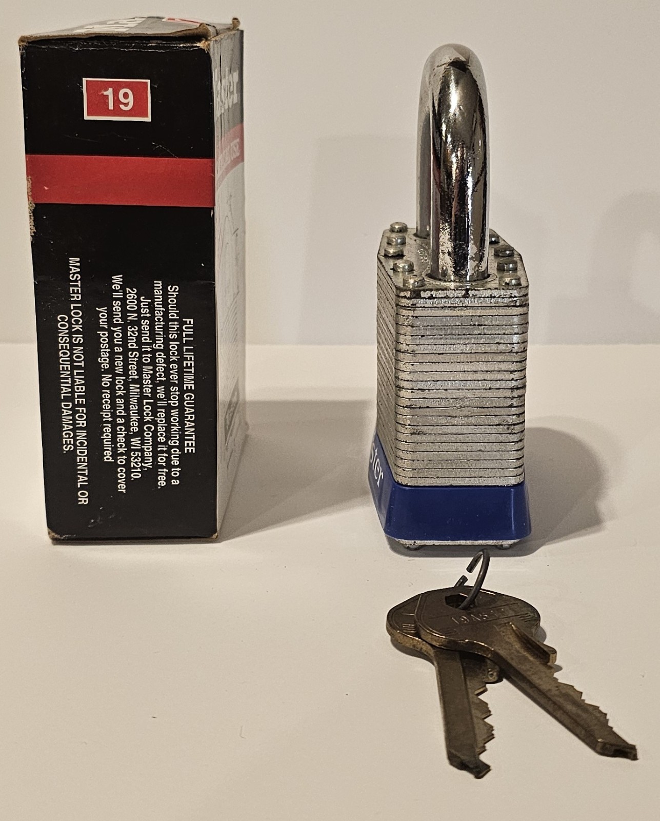 Master Lock No 19 Maximum Security Steel Padlock Traditional Shackle with Keys