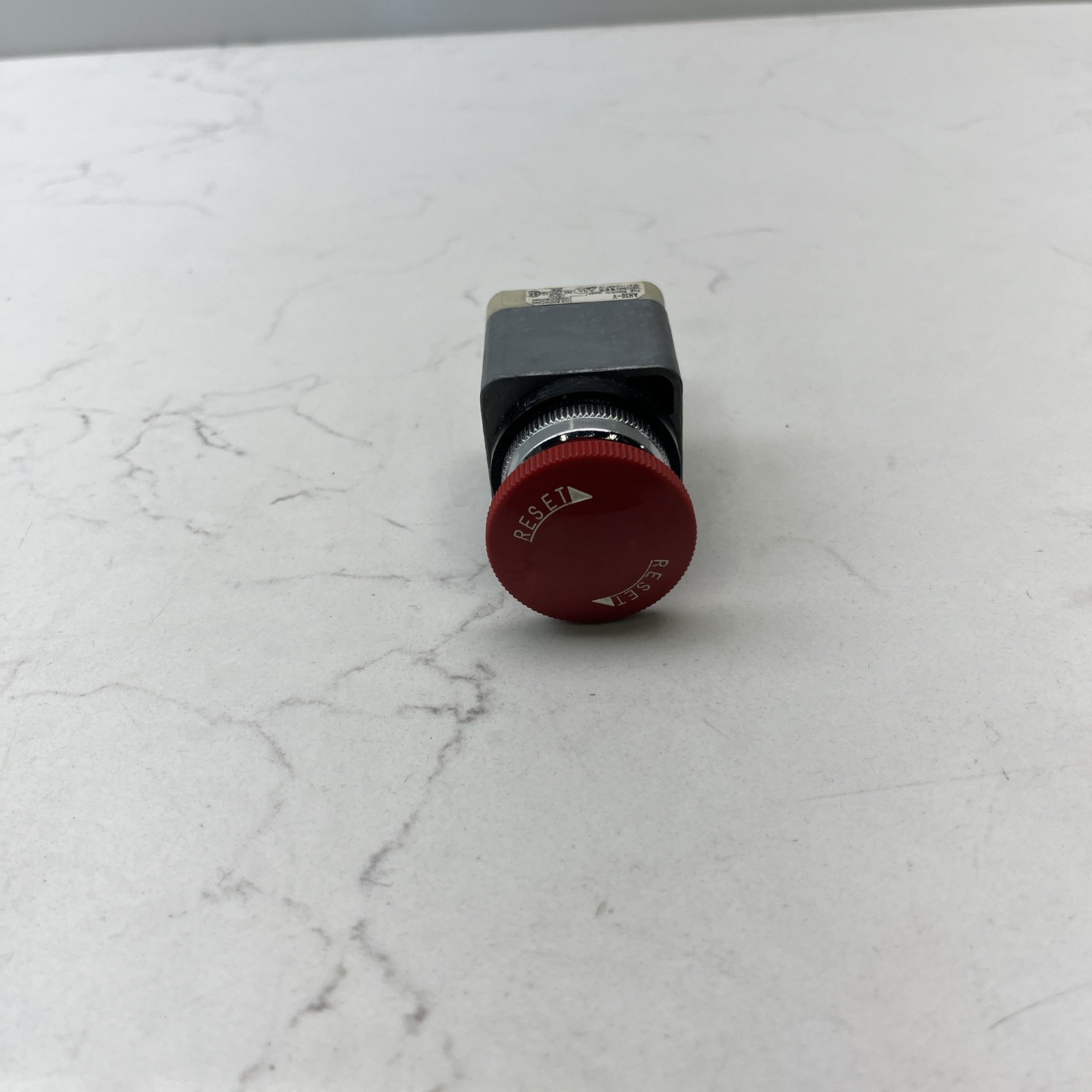 AH30-V Fuji Electric Selector Reset Switch No Box