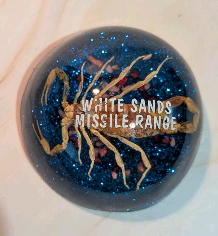 White Sands Missile Range Souvenir Acrylic Paperweight Scorpion Blue Glitter RAR